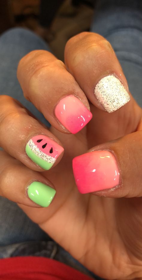 Watermelon nails Watermelon Toes Nails, Cute Watermelon Nails, Camping Nails Summer, Watermelon Toe Nail Designs, Summer Watermelon Nails, Watermelon Fingernails, Watermelon Gel Nails, Watermelon Nails Acrylic, Watermelon Nails Design