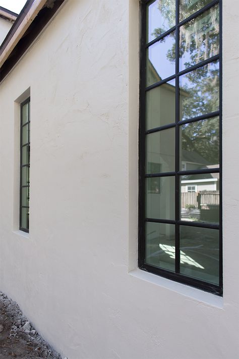 Sherwin Williams Oyster White exterior Stucco And Shiplap Exterior, Smooth Stucco Home Exterior, White Stucco Exterior House, Black Windows Exterior Stucco, White Cream Exterior House, Smooth Exterior Stucco, Morelia, White Stucco With Black Windows, White Stucco House Black Windows