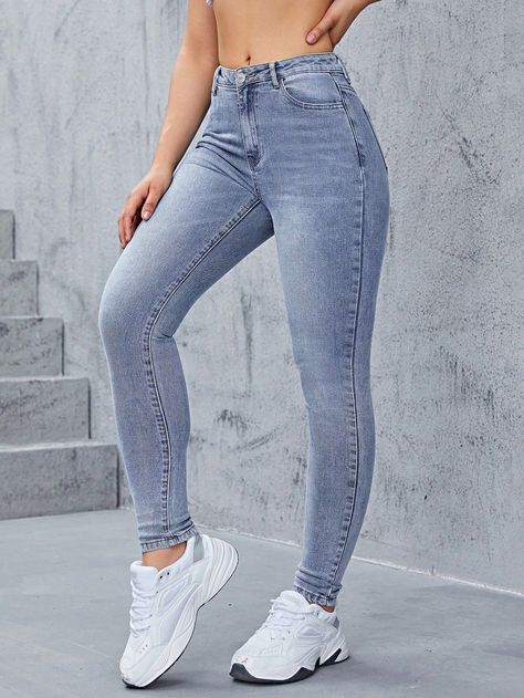 Normal Jeans, Wardrobe Makeover, Hand Photo, Jeans Outfit Casual, Shein Outfits, Casual School Outfits, Trouser Suits, Jean Outfits, Jeggings