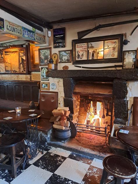 Irish Pubs Interiors, Irish Bar Ideas Pub Design, English Pub Aesthetic, Irish Pub Aesthetic, Pub Entrance, Rustic Playroom, Old Irish Pub, Irish Pub Interior, Inn Ideas