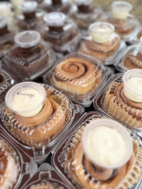 Cinnamon Rolls Individual Cinnamon Rolls Packaging, College Dessert Ideas, Packaged Cinnamon Roll Ideas, Cinnamon Rolls Business, Selling Cinnamon Rolls, Cinnamon Rolls Packaging Ideas, Cinnamon Roll Display, Pastries To Sell, Cinnamon Roll Business