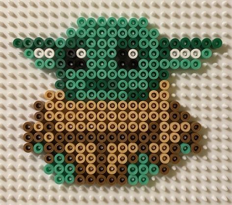 Star Wars Baby Yoda Bügelperlen Hama Star Wars Perler Bead Patterns Baby Yoda, Yoda Bead Pattern, Star Wars Hama Beads Pattern, Star Wars Fuse Beads, Star Wars Iron Beads, Perler Bead Star Wars Patterns, Hama Beads Patterns Star Wars, Star Wars Bead Pattern, Yoda Perler Beads Pattern