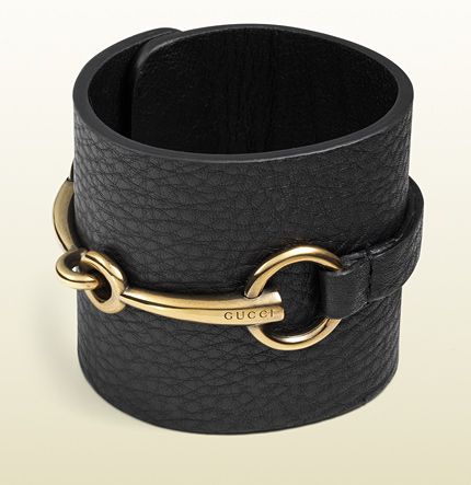 Gucci Bracelet, Diy Leather Bracelet, Popular Bracelets, Leather Jewellery, Black Leather Bracelet, Real Real, Casual Jewelry, Leather Bracelets, Chic Accessories