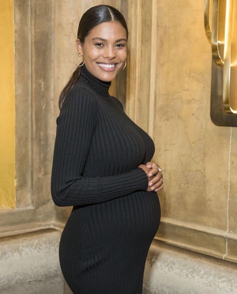 Tina Kunakey Pregnant, Flying Pregnant, Aesthetic Pregnancy, Maternity Capsule Wardrobe, Pregnant Outfits, Tina Kunakey, 2024 Wardrobe, Black Motherhood, Pregnancy Fashion