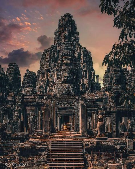 Cambodia Landscape, Cambodia Aesthetic, Cambodia Architecture, Jungle Temple, 3 Aesthetic, Thai Travel, Spirit Tattoo, Zodiac Signs Symbols, One Point Perspective