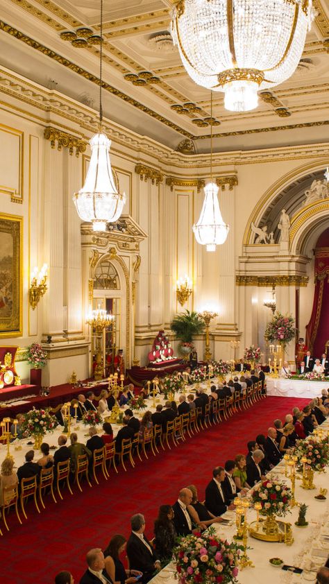 Duchess Kate borrowed her ruby and diamond necklace from another royal for state banquet via @AOL_Lifestyle Read more: https://www.aol.com/article/lifestyle/2017/07/12/duchess-kate-state-banquet-marchesa/23026815/ Lover's Knot Tiara, Royal Banquet, Lovers Knot Tiara, State Banquet, Modern Royalty, Marchesa Gowns, Ruby And Diamond Necklace, The Affair, Lady Macbeth