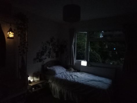 Bedtime Aesthetic Cozy Night, Messy Bedroom Aesthetic Dark, Night Apartment Aesthetic, Liminal Bedroom, Night Room Aesthetic, Lockdown Aesthetic, Nighttime Bedroom, Room Inspo Dark, Gothic Room Aesthetic