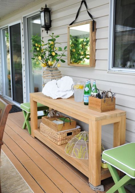 Outdoor serving cart