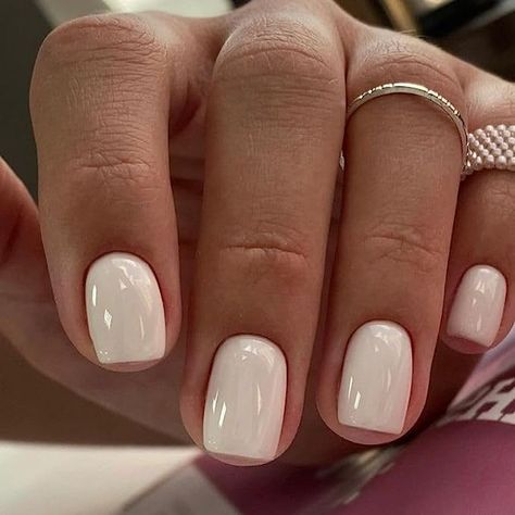 Nail Manicure, Casual Nails, Nagel Inspo, Neutral Nails, Elegant Nails, Classy Nails, Short Acrylic Nails, Trendy Nails, Glue On Nails