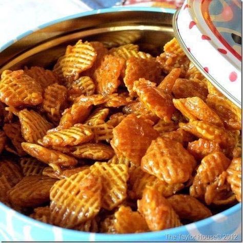 Caramel Chex Mix, Caramel Chex, Crispix Cereal, Karo Syrup, Chex Mix Recipes, Mix Recipes, Holiday Snacks, Snack Treat, Puppy Chow