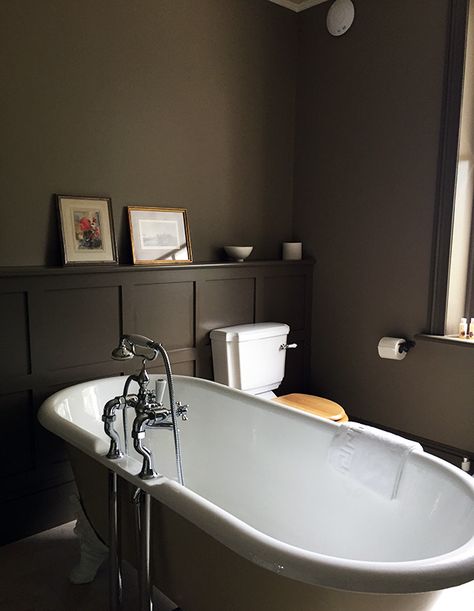 Drab Paint Colors, Farrow Ball Salon Drab, Drab Farrow And Ball, French Gray Farrow And Ball Bathroom, Farrow And Ball Dark Colours, Farrow And Ball Inspiration, Pantalon Farrow And Ball, Farrow And Ball Bathroom Ideas, Farrow And Ball Brown