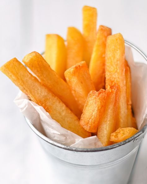 Triple Cooked Chips, Fried Chips, Crispy French Fries, Frozen French Fries, Hot Cocoa Recipe, Chips Recipe, Air Fryer Recipes Easy, Vegetarian Recipes Easy, Pinterest Recipes