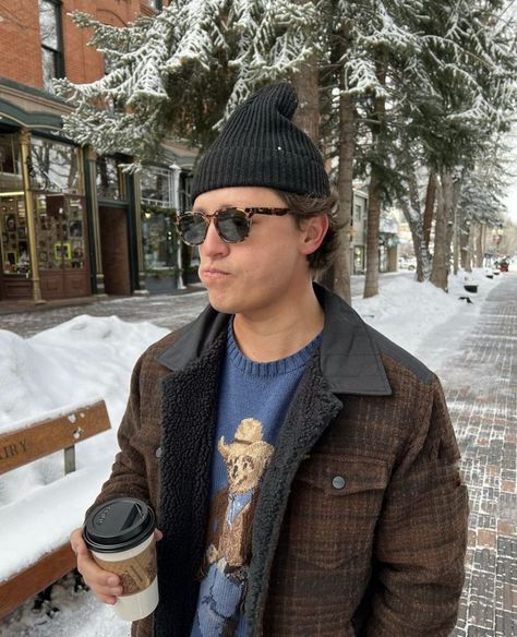 Men Colorado Outfit, Silverlake Man, Colorado Mens Fashion, Mens Athletic Outfits, Men’s Winter Outfit, Cool Guy Aesthetic, Mens Outfits Winter, Men Autumn Outfit, Connor Wood