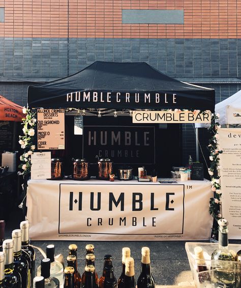 Humble Crumble’s stall in Maltby Street Market, Bermondsey, London. A wonderful market where you can find beautiful crumbles, lovely, passionate food traders and a warm, dog friendly atmosphere. Market Food Stall Ideas, Food Pop Up Booth, Food Tent Booth Ideas, Food Stall Design Ideas Simple, Street Cafe Design, Food Tent Ideas, Food Stand Design Street, Street Food Stall Design, Food Stall Ideas