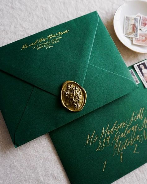 Dark Green Aesthetic, Gold Calligraphy, Wedding Party Invites, 카드 디자인, Green Envelopes, Emerald Wedding, Wedding Rehearsal Dinner, Wax Stamp, Wedding Rehearsal