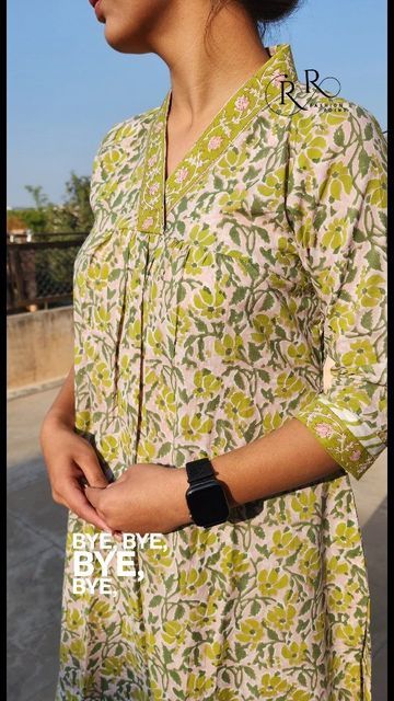 Collar V Neck Kurti, Pleated Kurti Designs, V Collar Neck, V Neck Kurti Design, Pleated Kurti, Collar Kurti Design, Salwar Design, Collar Kurti, Dress Designs For Stitching