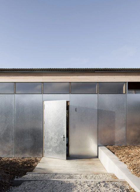 Metallic Architecture, Kingston House, Residence Design, Corrugated Metal Roof, Metal Cladding, Rural Retreats, Timber Structure, Australian Architecture, Steel Panels