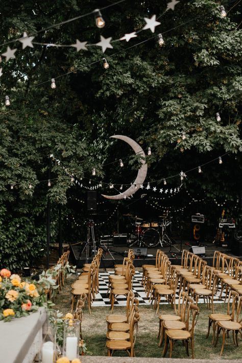 1930s Wedding Theme, Portland Backyard, Floral Chuppah, Roaring 20s Wedding, Hollywood Glam Wedding, Vintage Glam Wedding, 20s Wedding, Wedding Ambiance, Old Hollywood Wedding