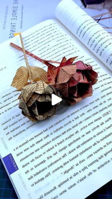 Paper Roses Tutorial Easy, Paper Flower Origami Tutorial, How To Fold Flowers With Paper, Folding Paper Flowers, Rose Flower With Paper, Rose Making Crafts Paper, Rose Making Crafts, How To Make Paper Leaves, Handmade Paper Crafts Gift Ideas