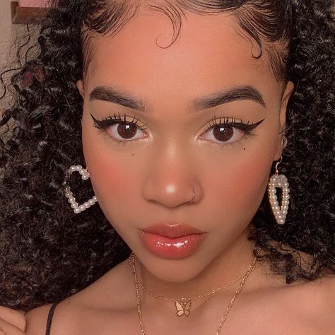 BABY BENZ on Instagram: “out of pods again :(” Yk2 Hairstyle, Cottagecore Makeup Looks, Innocent Makeup, Cottagecore Makeup, Maquillaje Simple, Soft Girl Makeup, Feminine Makeup, Soft Makeup Looks, Makeup Face Charts