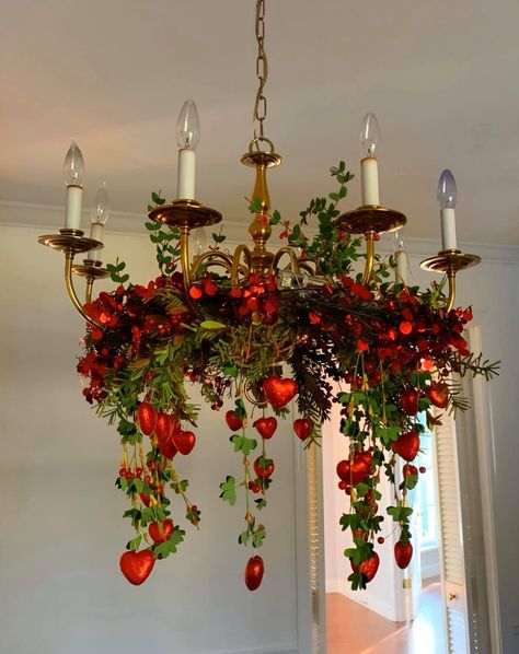 Black And White Valentine Decor, Valentines Day Restaurant Decor, Valentine’s Crafts, Valentines Fireplace Decorations, Valentine Centerpieces Elegant, Valentines Day Decorations Restaurant, Valentines Day Outdoor Decorations, Valentine’s Day Tree Ideas, Valentine Front Porch Ideas