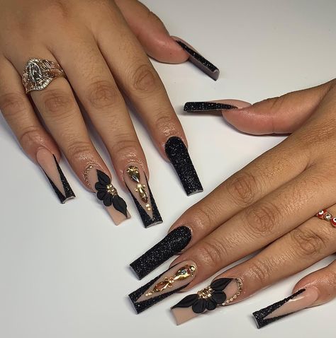 Glittery black slanted French tips with 3D flowers, gems, and rhinestones nail arts on long Sparkly Black Nails, Dance Nails, Long Black Nails, Hottest Nail Trends, Quince Nails, Quinceanera Nails, Gold Acrylic Nails, New Years Nail Designs, Acrylic Toe Nails