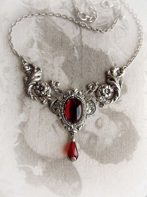 Medival Necklaces, Red Gothic Necklace, Vintage Red Jewelry, Jewel Choker, Red Garnet Necklace, Baroque Necklace, Medieval Necklace, Gothic Choker Necklace, Victorian Necklace