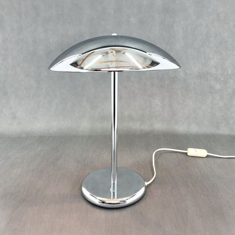 One of Ikea's iconic pieces. A chrome table lamp made in the 1980s. Good vintage condition. Chrome Desk Lamp, Chrome Decor Aesthetic, Chrome Bedroom, Modernism Furniture, Silver Room Decor, Chrome Furniture, Lampe Vintage, Vintage Ikea, Retro Apartment Decor