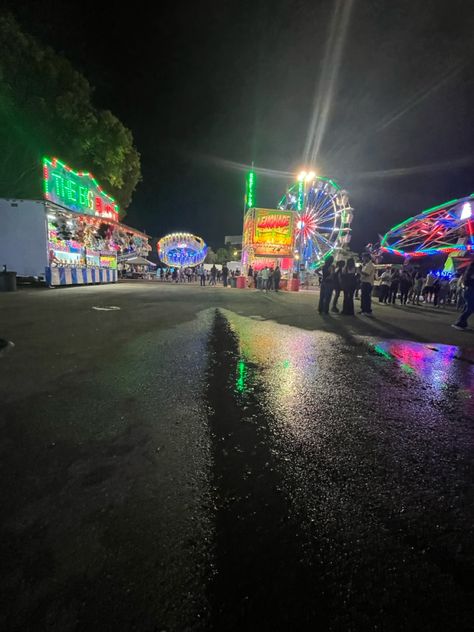 Mine Wallpaper, Fair Aesthetic, Carnival Date, Unknown Picture, Wallpaper Pfp, Fair Rides, Summer Fair, Fun Fair, Night Scenery