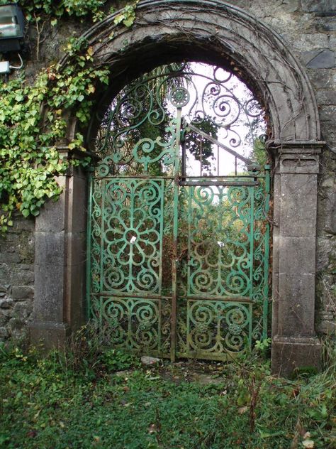 Garden Gate Secret Garden Door, Old Gates, Garden Gates And Fencing, Magic Places, Aesthetic Color, Magic Garden, Have Inspiration, Iron Gates, Fence Gate