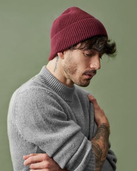 Beanie Styles, Beanie Hairstyles, Scarf Aesthetic, Headband Men, Stylish Headbands, Men's Beanies, Free Scarf, Beanie Style, Mens Beanie