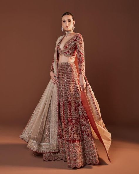 Wedding Lehngas, Ethnic Skirts, Cocktail Outfits, Baju Kahwin, Heavy Lehenga, Nikah Outfit, Red Lehenga Choli, Chic Prom Dresses, Indian Wedding Fashion