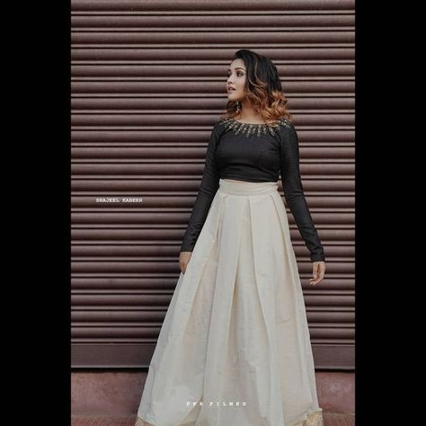 Onam Traditional Skirt And Top, Crop Top And Skirt Kerala Style, Skirt And Top Outfits Wedding, Skirt And Top Wedding Dress, Kerala Party Wear Dress, Skirt Top Designs For Women, Half Skirt And Top, Long Skirt And Top Party, Onam Outfits Ideas Skirt And Top