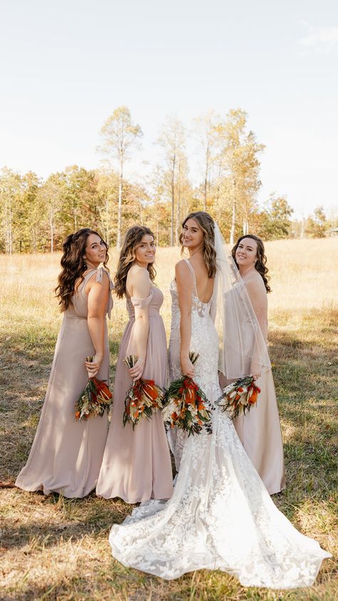 Rustic Outdoor Wedding Photos | Bridal Party Photos | Nashville Wedding Photographer | This stunning Nashville wedding was filled with fall wedding photography inspiration and intimate moments. Discover rustic wedding photo ideas, TN bridal photography, bridal party posing ideas, fall wedding inspiration and outdoor bridal party photo ideas. Book Cayleigh for your wedding at cayleighely.com Fun Bridesmaid Pictures Funny, Photo Ideas For Bride And Bridesmaids, Bride With 3 Bridesmaids Photo Ideas, Bridal Party Photos Small Group, Bride And Groom Wedding Party Photos, Bridal Party Photos Bridesmaid, Fall Bridal Party Photos, Wedding Photos 3 Bridesmaids, Wedding Day Inspiration Photos