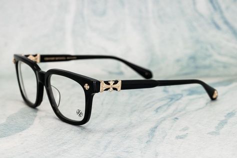 Black Glasses Aesthetic, Black And Gold Glasses, Gold And Black Jewelry, Chrome Glasses, Chrome Hearts Leather, Chrome Hearts Jewelry, Chrome Hearts Ring, Glasses Inspiration, Heart Glasses