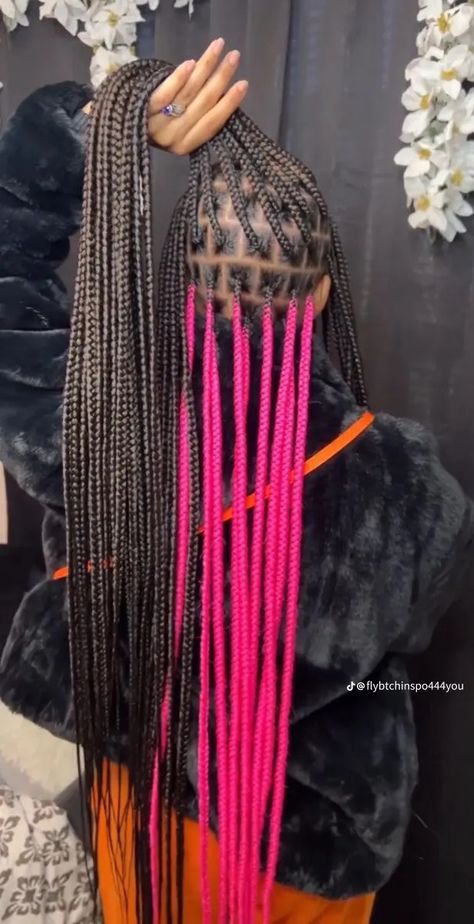 Knotless With Pink In The Back, Dark Pink And Black Braids, Long Pink And Black Knotless Braids, Pink Black And Blonde Braids, Knotless Box Braids Peekaboo, Black And Pink Boho Braids, Hot Hair Styles Braids, Black Girls Hairstyles Braids With Color, Knotless Box Braids Peek A Boo Color