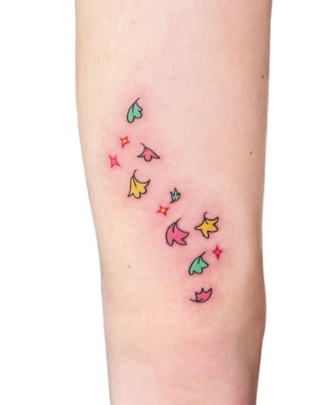 Heartstopper Small Heartstopper Tattoo, Heartstopper Inspired Tattoos, Heart Stopper Leaves Tattoo, Heart Stopper Tattoo, Heartstopper Leaves Tattoo, Heartstopper Tattoo Ideas, Heartstopper Hojas, Asexual Tattoo, Spring Day Tattoo