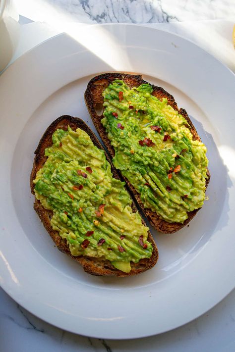 Best Avocado Toast Recipe, Avocado Toast Recipe, Vegan Meal, Avocado Recipes, Toast Recipes, Easy Vegan, Nutrition Recipes, Avocado Toast, Health Food