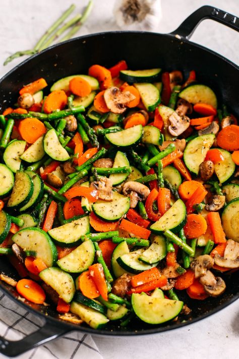 Simple Sautéed Vegetables - Eat Yourself Skinny Vegetable Glaze Recipes, Bean Recipes, Hot Vegetables Side Dishes, Sauté Veggies, Vegetables Aesthetic, Frozen Vegetable Recipes, Low Fodmap Vegetables, Roast Vegetables, Beans Recipes