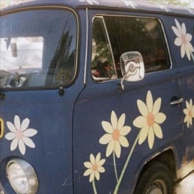 Hippy Life, Combi Hippie, Kombi Home, Hippie Bus, Vw Vans, Combi Volkswagen, Hippie Aesthetic, Combi Vw, Hippie Van