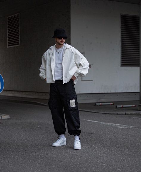 Minimal Streetwear Men, Chill Outfit Men, Chinese Streetwear Men, Korean Men Fashion Streetwear, Minimal Outfit Men, Men Boots Outfit Street Styles, Outfit Grid Streetwear, Chill Outfits Men, Chinese Streetwear Fashion