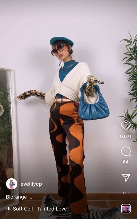 Weird Pants Outfit, Funky Casual Style, Winter Colourful Outfits, Maximalist Winter Fashion, Fall Outfits Maximalist, Weird Cool Outfits, Weird Style Fashion, Weird Cardigan, Colorful Eclectic Fashion