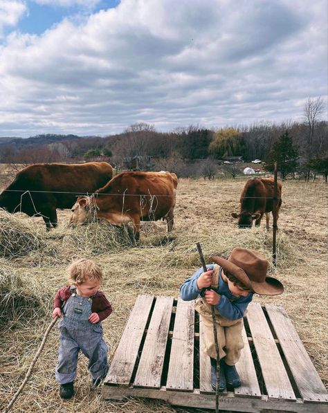 Farm Kids, Future Farms, Dream Future, Farm Lifestyle, Dream Family, Country Lifestyle, Ranch Life, Future Mom, Future Goals