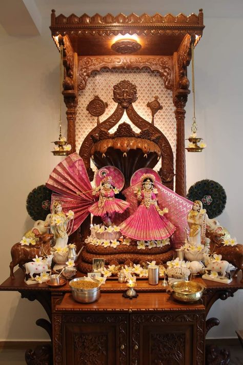 Radha Krishna Idol Decoration At Home, Radha Krishna Idols At Home, Radha Krishna Temple At Home, Radha Krishna Mandir In Home, Krishna Mandir Decoration, Krishna Temple At Home, Radha Krishna Mandir, Radha Krishna Temple, Krishna Mandir