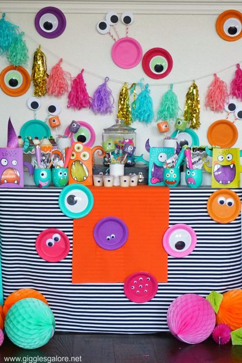 Monster Party Decorations, Monster Mash Party, Monster First Birthday, Little Monster Party, Party Concept, Monster Baby Showers, Monster Decorations, Pyjamas Party, Little Monster Birthday