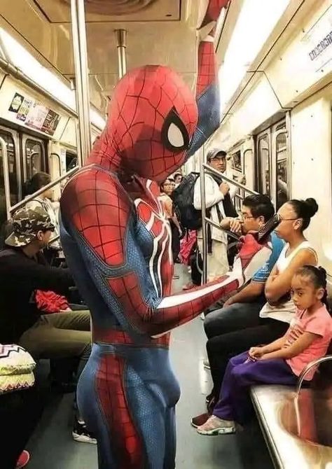 Spiderman Meme, Deadpool And Spiderman, Spiderman Costume, Spiderman Cosplay, Tom Holland Spiderman, Top Memes, Men In Uniform, Shirtless Men, Funny Facts