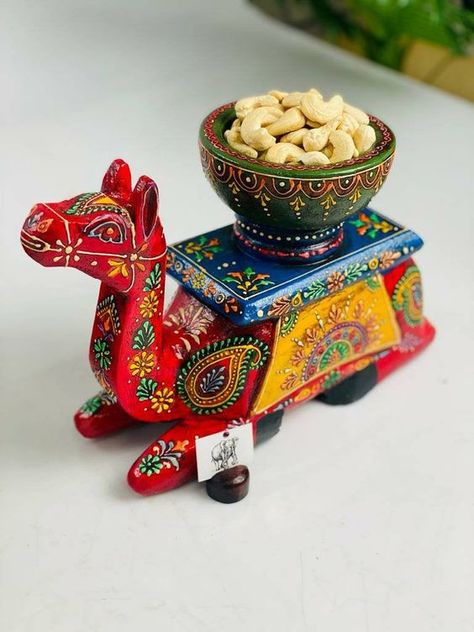 Platter Table, Colorful Bar, Newspaper Crafts Diy, Rajasthani Art, Diwali Decoration Items, Diy Diwali Decorations, Wooden Decoration, Diy Wall Art Decor, Art Decor Diy