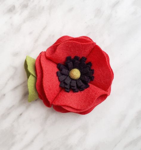 DIY Felt Poppy Flower - The Yellow Birdhouse Felt Poppies Diy, How To Make A Poppy Flower, Felt Poppy Template, Diy Poppies, Felt Poppies, Felt Poppy, Poppy Tutorial, Poppy Flower Tattoo, Poppy Wreath