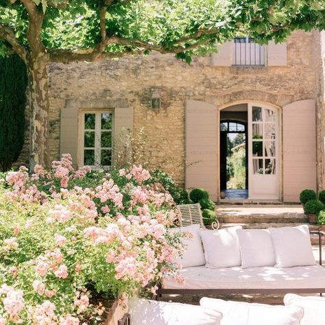 Provence Garden, Have Inspiration, Home Exterior, Space Place, French Chateau, Provence France, French Countryside, French Farmhouse, French Country House