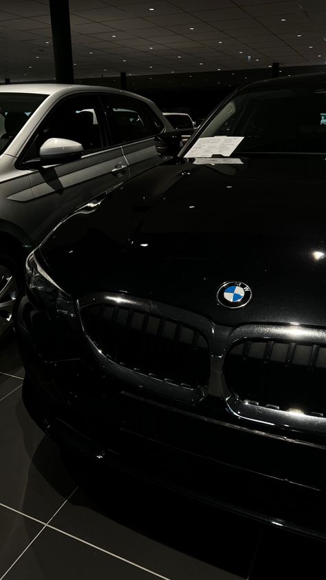 Bmw Asthetic Picture, Black Bmw Aesthetic, Cars Wallpaper Black, Bmw Cars Aesthetic, Bmw Aesthetic, Black Bmw, Carros Bmw, Bmw Black, Serie Bmw